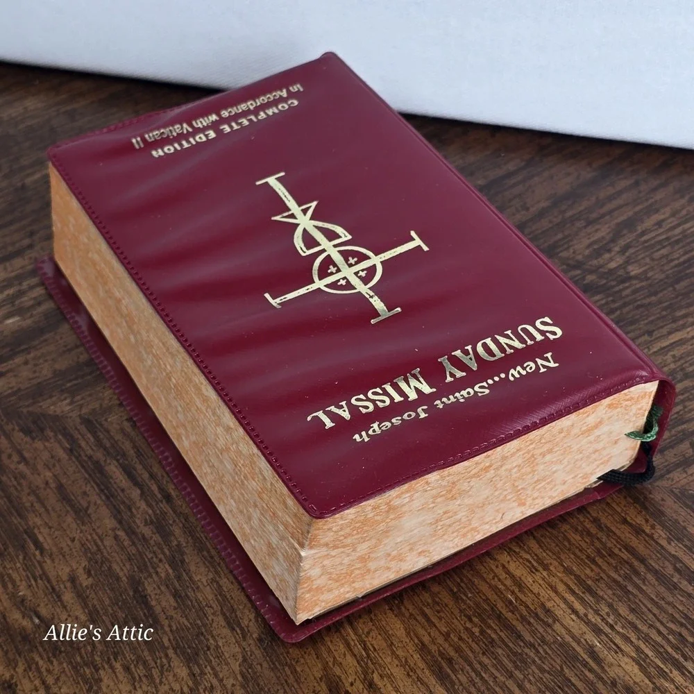 1974 Saint Joseph Sunday Missal Complete Edition Vintage Bible Red Vatican‎ II